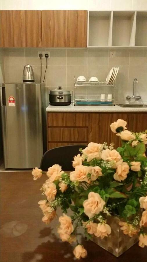 Golden Hill 3 Room Apt @ Night Market مرتفعات كاميرون المظهر الخارجي الصورة